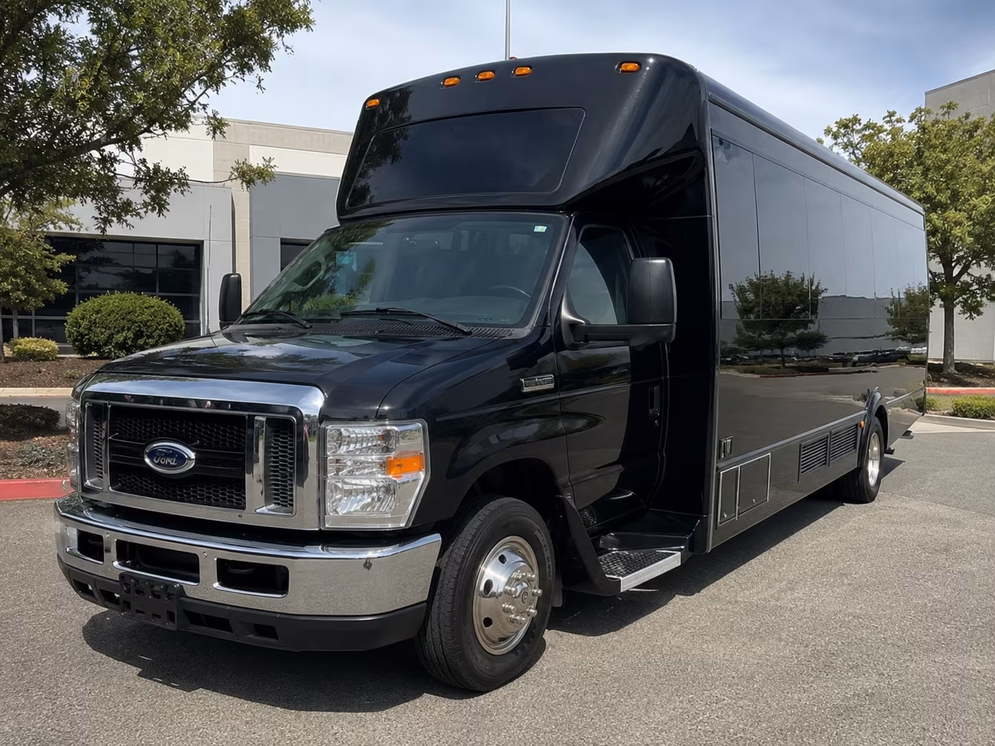 quincy bus rentals