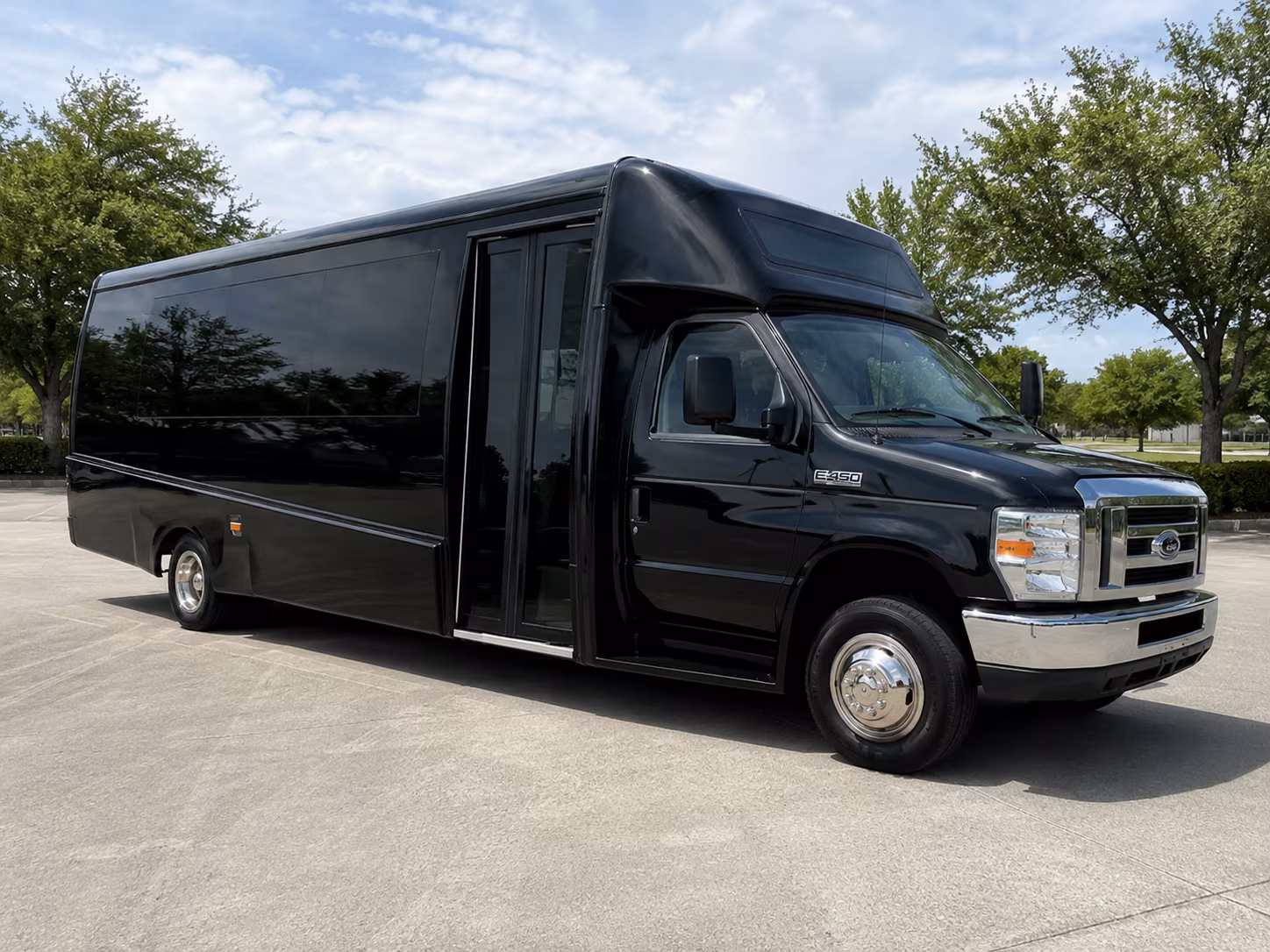 quincy professional corporate charter bus rentals in quincy