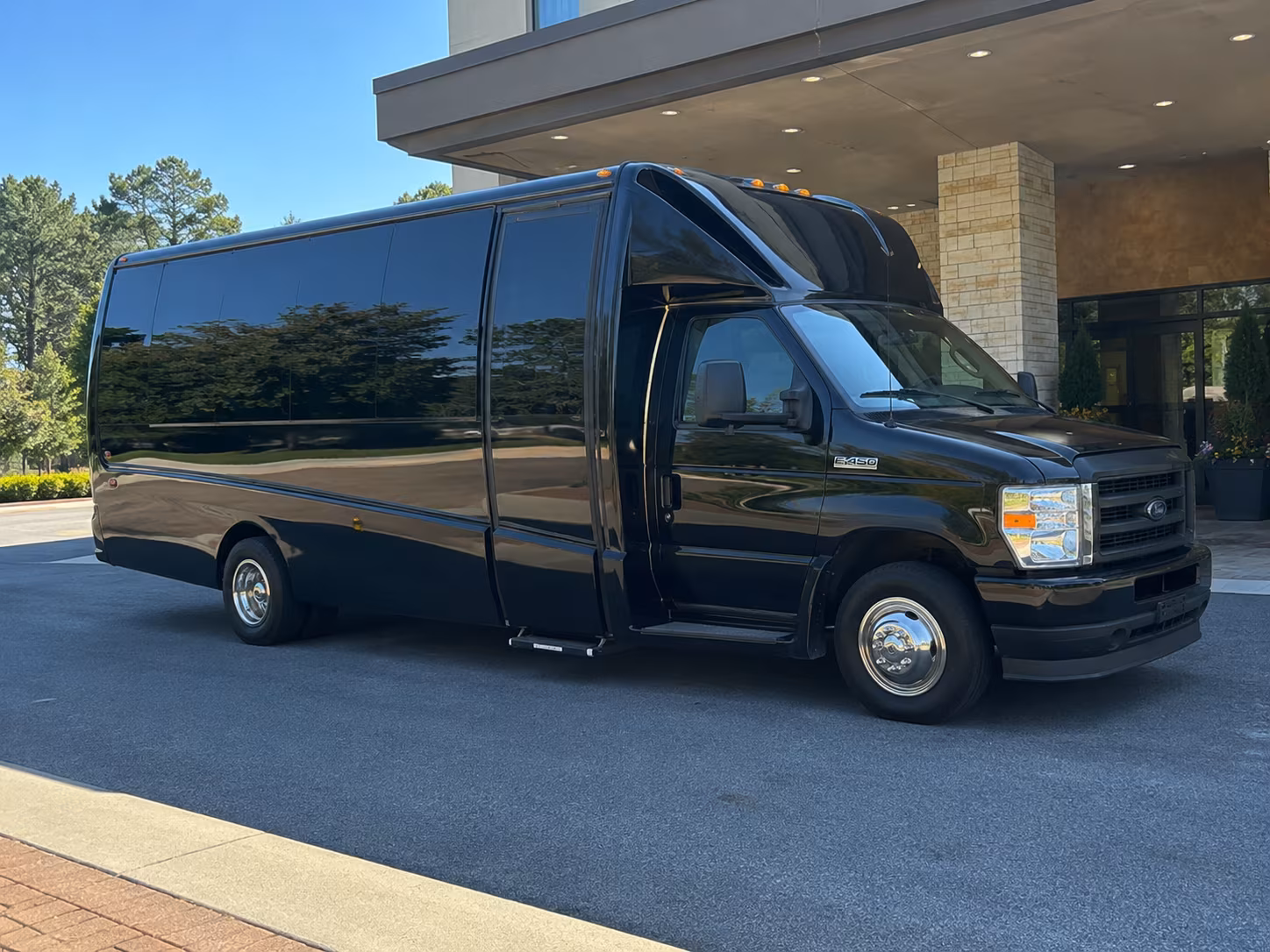 shuttle wedding guests between newton hotels and boston reception venues